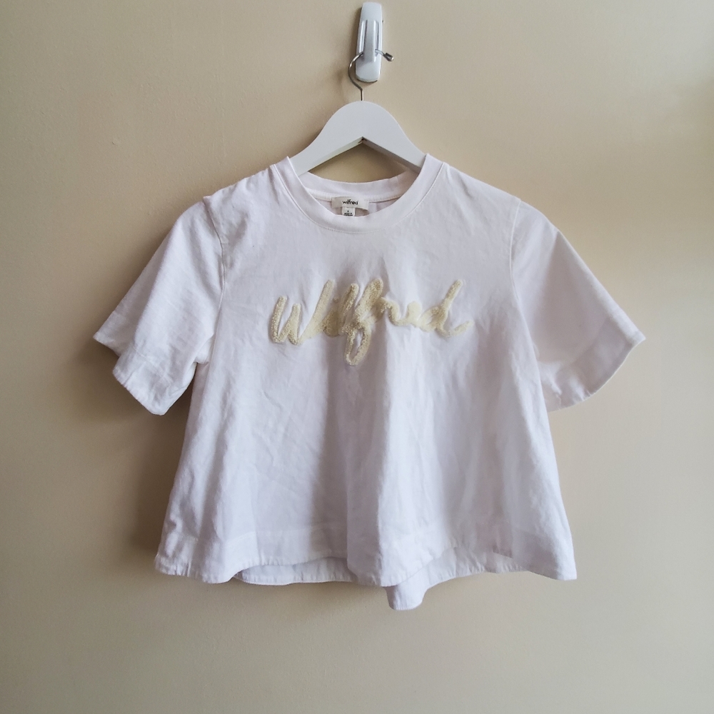 Wilfred white tee shirt cropped with Wilfred logo front flare bottom